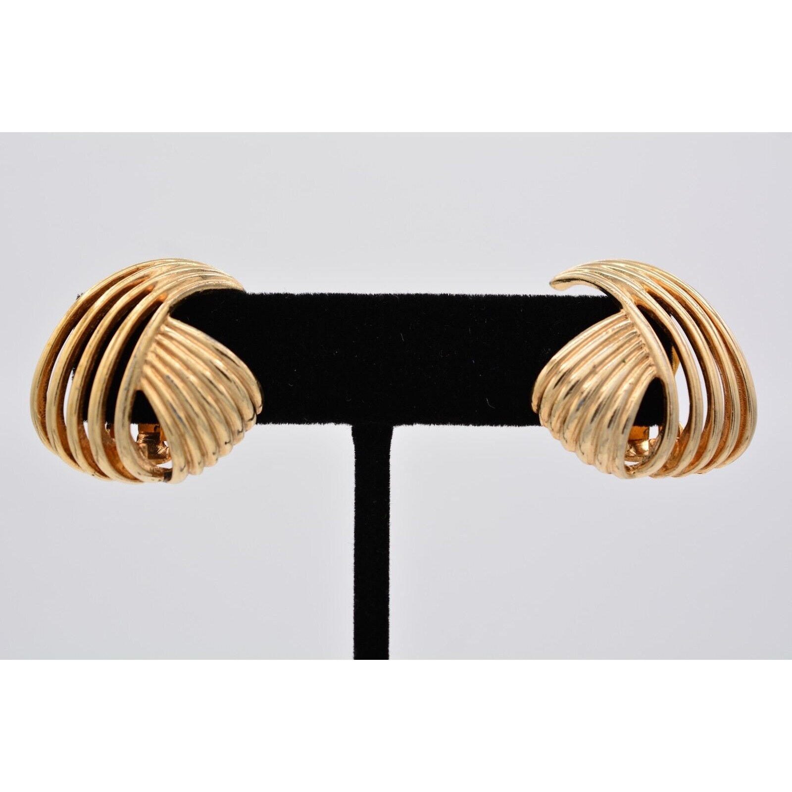 Boucher Vintage Clip On Earrings Retro Gold Tone Mb Signed Deco 1940s Binaz